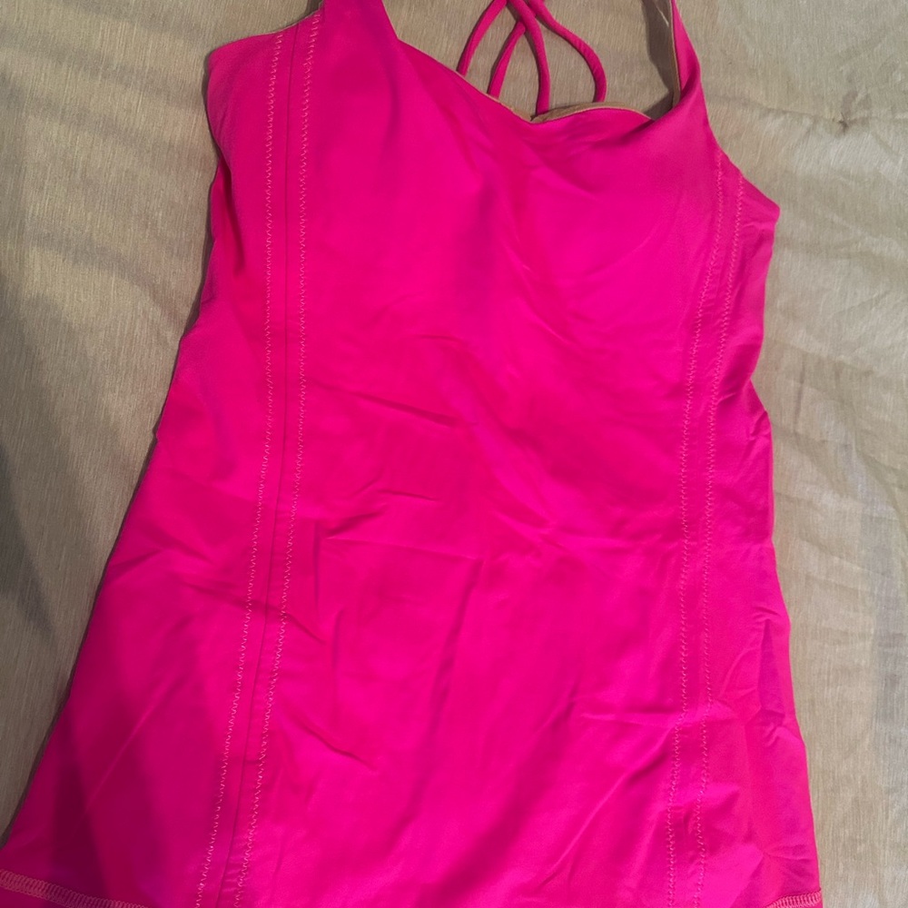 Lululemon free to be tank size 4